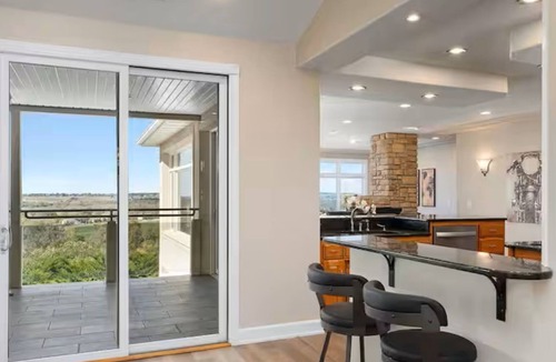 Bismarck House | Spacious 5BR River Retreat - Pool, Sauna, Golf & Stunning Views