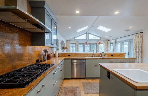 Venice Villa | Spacious 5BR Villa in Venice with Pool/Hot Tub/Theater Room/Game Room