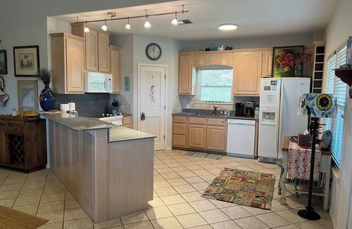 Port O Connor House | Spacious 6-bedroom house with swimming pool and huge party room in Port O'Connor