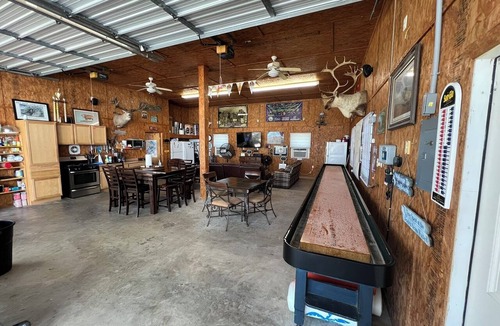 Port O Connor House | Spacious 6-bedroom house with swimming pool and huge party room in Port O'Connor