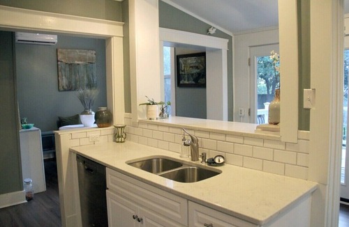 Tyler Park House | Spacious 6-bedroom house with AC and WiFi in Louisville's Highlands neighborhood