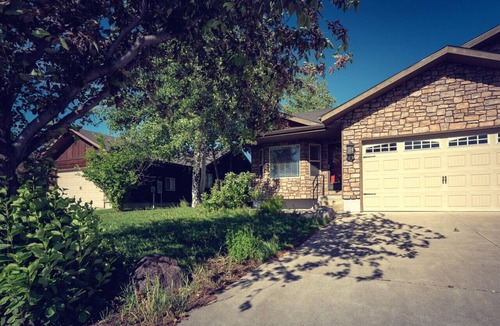 Driggs House | Spacious 6 Br Townhome Near Ski Hill Road