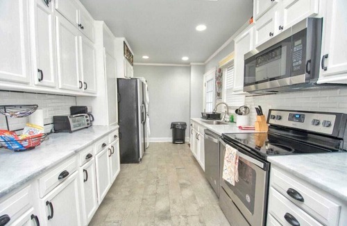 Collier Heights House | Spacious 7BR Retreat – Near Downtown & Six Flag7
