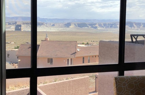 Greenehaven House | Spacious, Airy and Clean Lake Powell Townhouse