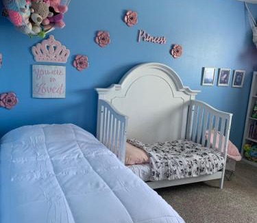 Raisin House | Spacious and Centrally Located Family Friendly Home