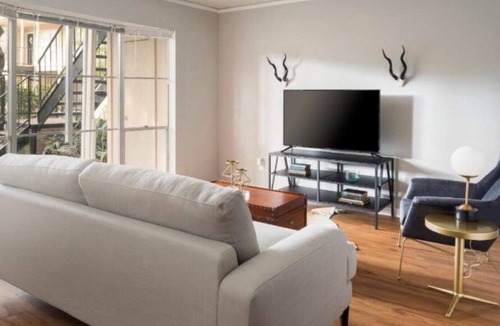 The Galleria Apartment | Spacious and Modern Hotel Suites with Heated Pool, Gym and Hot Tub!