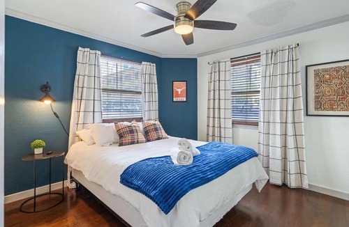 Waller Creek District Apartment | Spacious Austin Retreat 3BR Pool Views