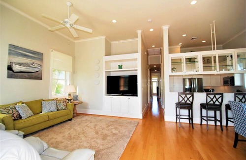 The Shores House | Spacious Beach House with Pools, Hot-Tub and Tennis Court in South Padre Island, Texas