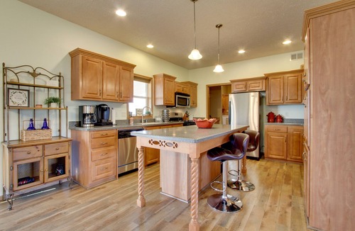 Helena House | Spacious Canyon Ferry Lake House with Bar & Views!