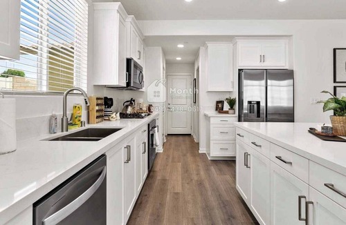 Lancaster House | Spacious Castle on Ave L12 #41796
