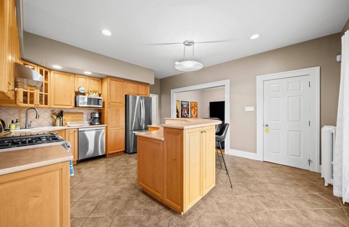 Dunbar House | Spacious, Charming 5BR+3BA Character Home