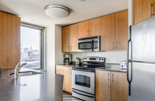 East Cambridge Apartment | Spacious East Cambridge 2B2B w/W/D & Gym, steps from T, by Blueground