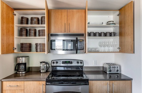 East Cambridge Apartment | Spacious East Cambridge 2B2B w/W/D & Gym, steps from T, by Blueground