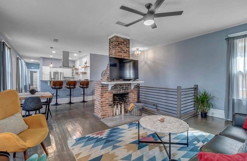 Springfield Apartment | Spacious & Elegant - HUGE apt close to 3 breweries