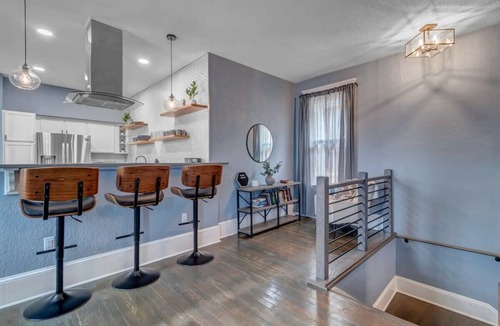 Springfield Apartment | Spacious & Elegant - HUGE apt close to 3 breweries