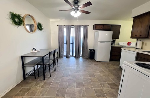 Plainview Apartment | Spacious Extended-Stay Townhome | Cook & Relax!