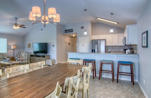Port Aransas House | Spacious Family Home 4blk to beach, grill & outdoor space, stocked kitchen,WIFI