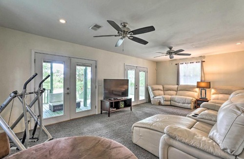 Calhoun County House | Spacious Family Home on Lake Marion w/Boat Ramp!
