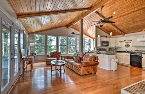 Calhoun County House | Spacious Family Home on Lake Marion w/Boat Ramp!