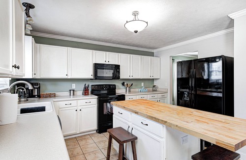 Noblesville House | Spacious for Groups & Families~Private Yard~Walk to Ruoff~Dog Friendly!