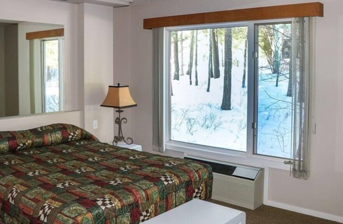 Columbia Falls Condo | Spacious Golf Front 2 Bed Condo