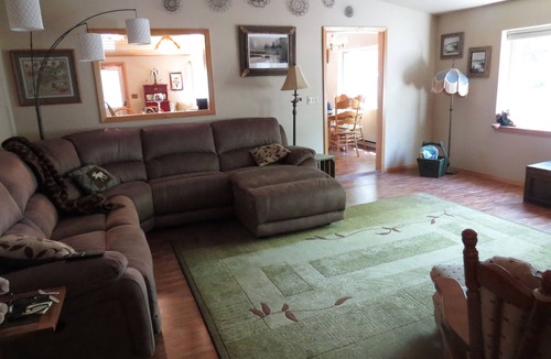 Nordman House | Spacious home -5 minute walk to beautiful Priest Lake