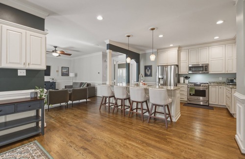 Woodlake House | Spacious home in safe and accessible area! Close to Hull Street, TurnPike, & RVA