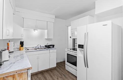 Detroit House | Spacious Home Newly Renovated Ideal for Long-Time Stays