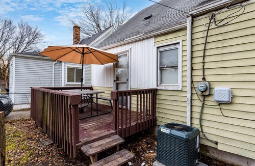 Detroit House | Spacious Home Newly Renovated Ideal for Long-Time Stays