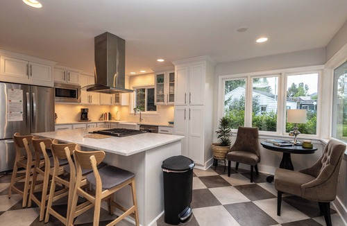 Butte House | Spacious Home with Stunning Mountain and Golf Course View’s!