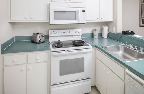 Berkeley Hotel | Spacious Home with Indoor/Outdoor Pools, 1.8 mi from Williamsburg Golf Course
