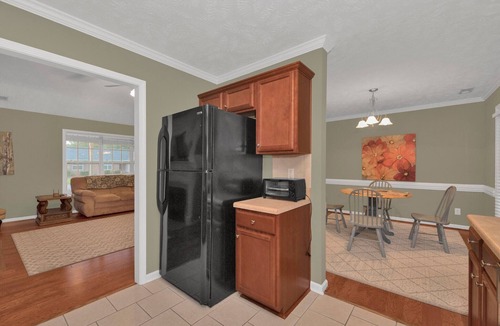 Pine Forest House | Spacious House Just Minutes From Fort Bragg and Methodist University!