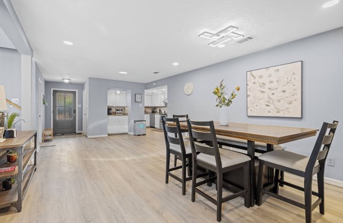 Briarforest House | Spacious House near Chinatown & City Centre Houston