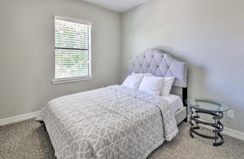 Briarforest House | Spacious Houston Home about 16 Mi to NRG Stadium!