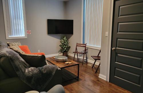 Corryville Apartment | Spacious Industrial split level with a Balcony