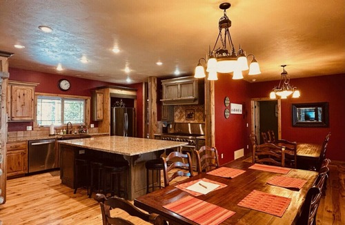 Island Park House | Spacious lake front property close to Yellowstone - Shenandoah Family Retreat