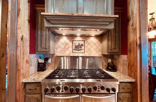 Island Park House | Spacious lake front property close to Yellowstone - Shenandoah Family Retreat