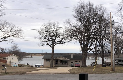 Adair House | Spacious Lake View with Chef's Kitchen! Two minute walk to lake.