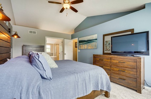 Lewis Center Cottage | Spacious Lewis Center Home w/ Yard & Gas Grill!