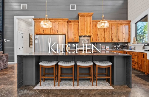Pickens Cabin | Spacious Luxury Cabin for Families & Friends
