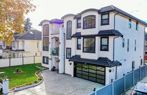 Surrey House | Spacious Luxury Haven - 6BR - 5.5BA