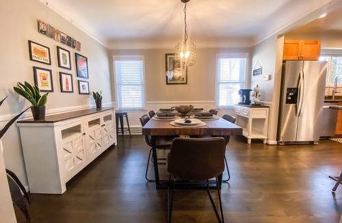 Royal Oak House | Spacious Luxury Home near Beaumont in Royal Oak*ALLERGY FRIENDLY