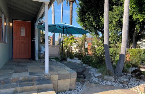 Palms House | Spacious luxury house with AC, Ethernet, pet friendly near Culver City