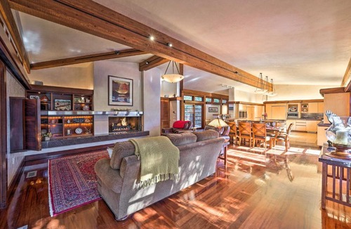 Hailey House | Spacious Luxury Retreat with Private Hot Tub and Pool!