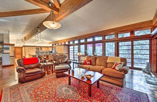 Hailey House | Spacious Luxury Retreat with Private Hot Tub and Pool!