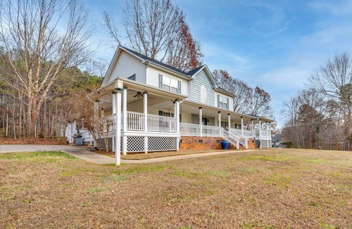 Mount Mourne House | Spacious Mooresville Home w/Lake Norman View!
