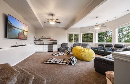 Woodland Estates House | Spacious Mountain Hideaway 4 BD 3 BA W/Hot Tub