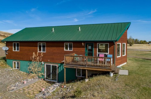 Wineglass House | Spacious Mountain View Home in Livingston