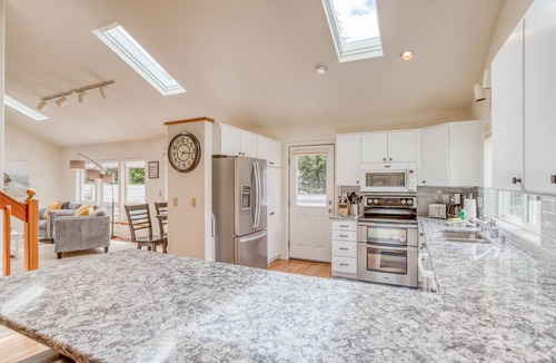 Neskowin House | Spacious Neskowin Retreat Two Blocks from Beach Offers Privacy, Fun!