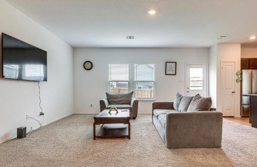 Kyle House | Spacious & Pet Friendly! Hill Country Home Base